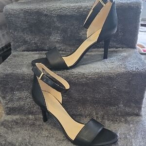 Nine West Black Stiletto Heels with Elegant Design